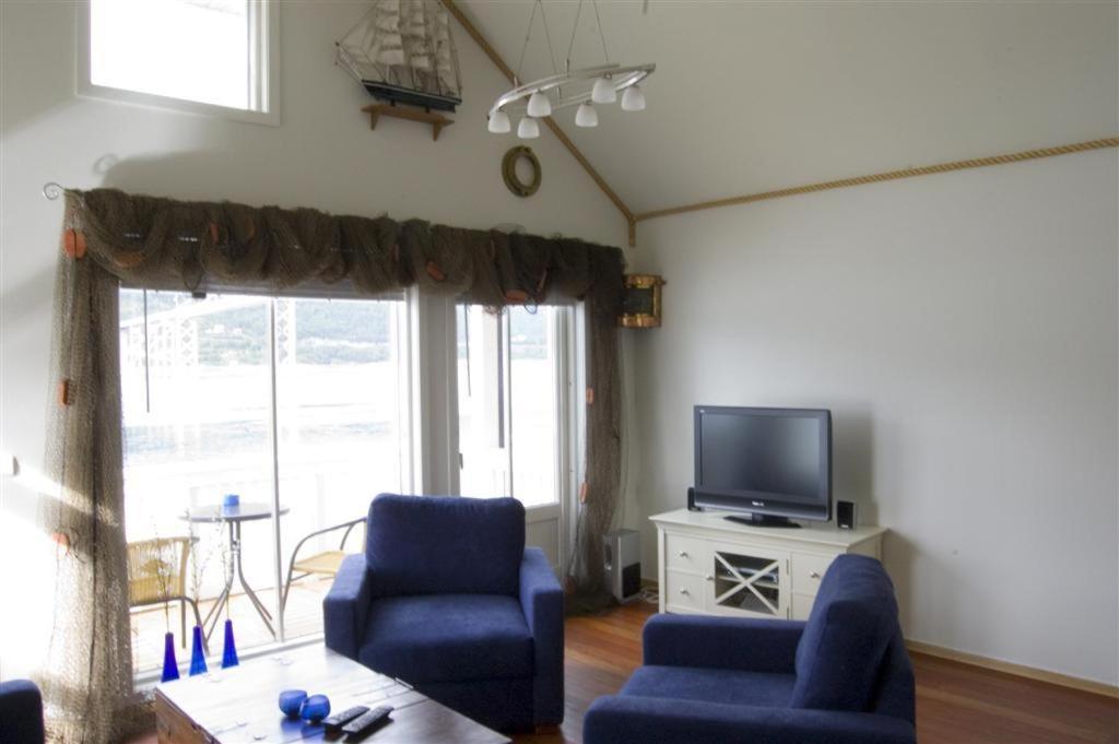 Tjeldsundbrua Maritim Villa Evenskjer Kamer foto