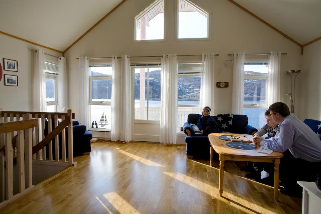 Tjeldsundbrua Maritim Villa Evenskjer Buitenkant foto