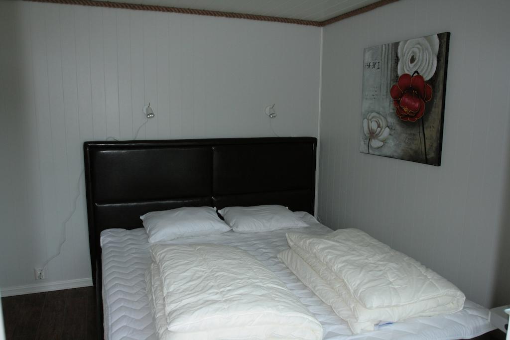 Tjeldsundbrua Maritim Villa Evenskjer Kamer foto