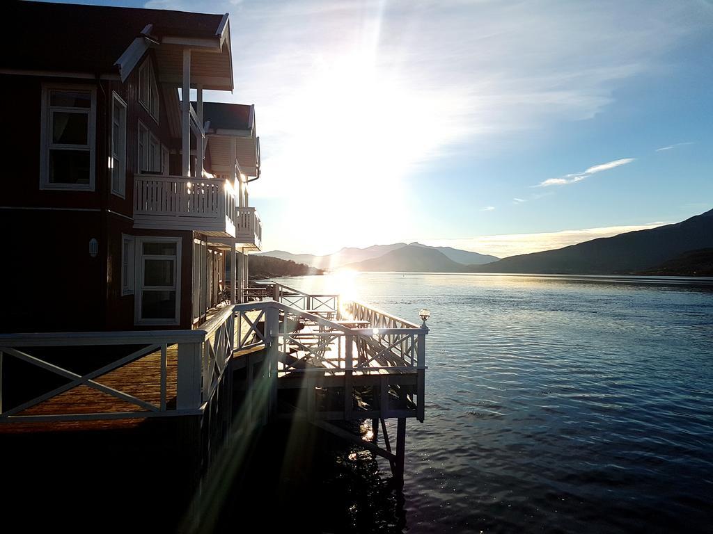 Tjeldsundbrua Maritim Villa Evenskjer Buitenkant foto